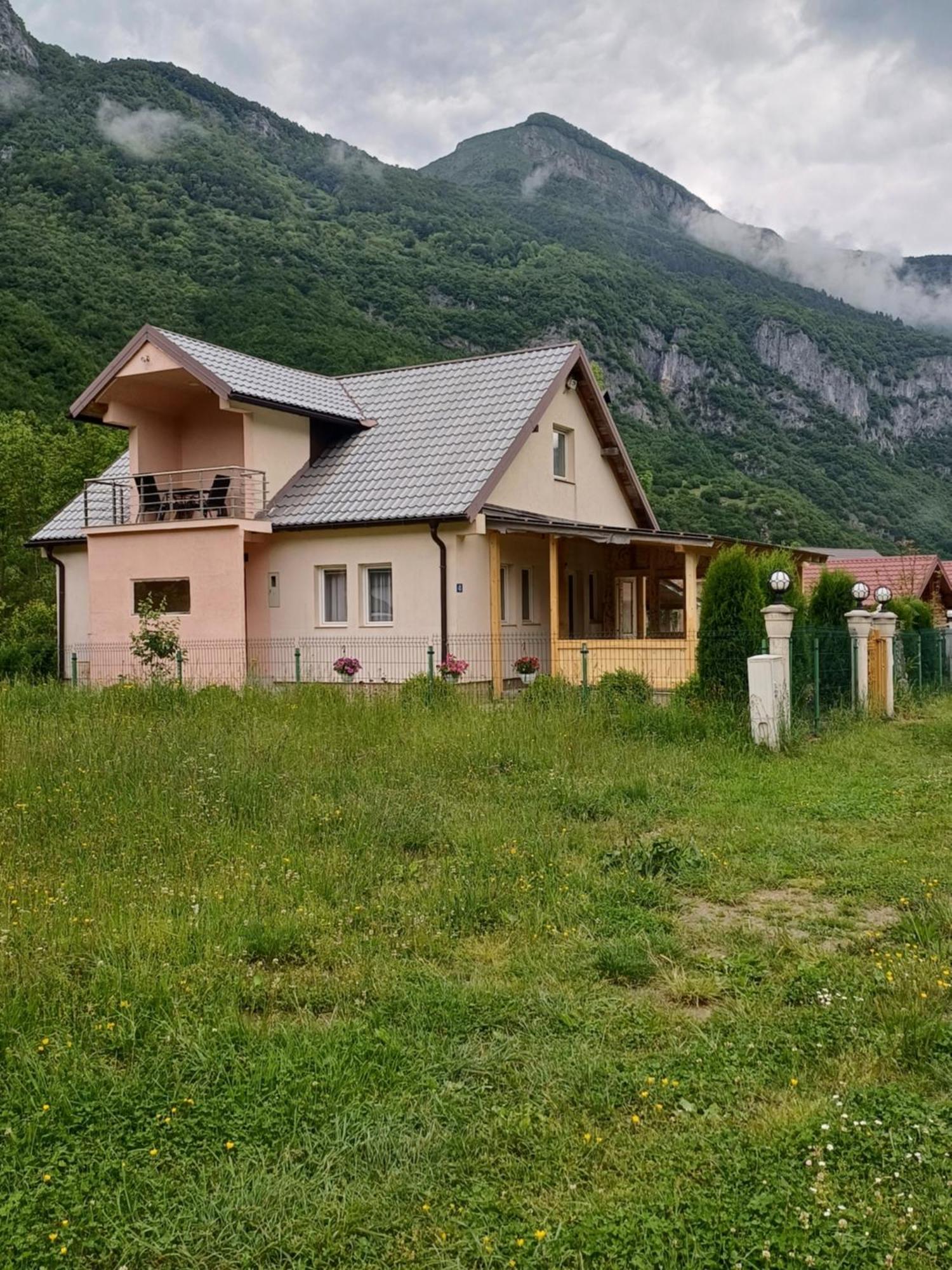 Breti'S Guesthouse Vuthaj Εξωτερικό φωτογραφία